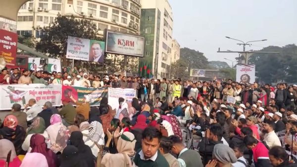 হাদি হত্যার বিচার দাবিতে শাহবাগ অবরোধ