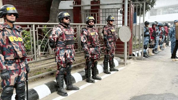 দীর্ঘ ১৭ বছর পর দেশে ফিরলেন তারেক রহমান: জনসভা শেষে যাবেন এভারকেয়ারে অসুস্থ মাকে দেখতে, নিরাপত্তায় বিজিবি