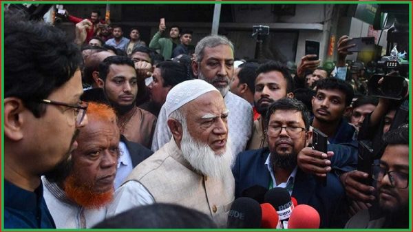 সমাজের চিহ্নিত চিহ্নিত সন্ত্রাসীদের হাতে বিপুল অস্ত্র রয়েছে- জামায়াত আমির