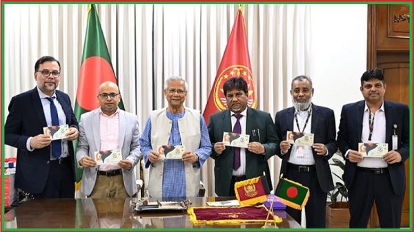 বিজয় দিবস উপলক্ষে স্মারক ডাকটিকিট অবমুক্ত করেন প্রধান উপদেষ্টা