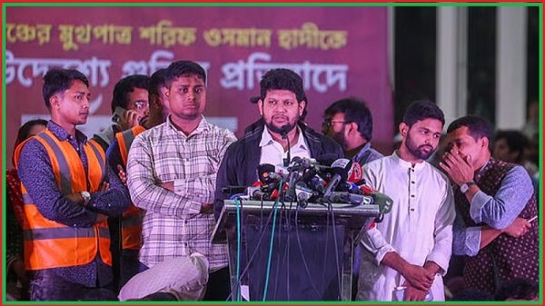 ভারতের স্বার্থরক্ষাকারীদের নিরাপদে থাকতে দেওয়া হবে না: মাহফুজ আলম