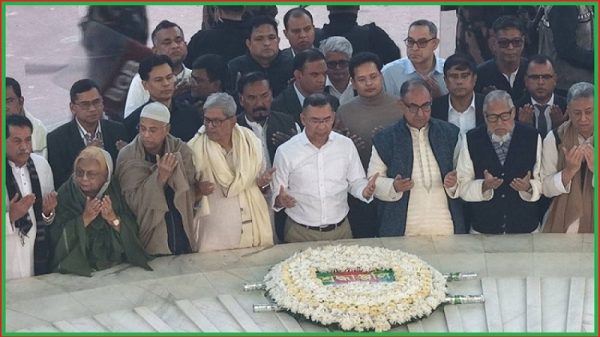দীর্ঘ ১৯ বছর পর বাবার কবর জিয়ারত করলেন তারেক রহমান