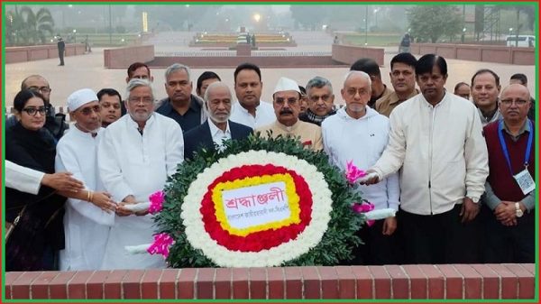 তারেক রহমানের পক্ষে স্মৃতিসৌধে শ্রদ্ধা নিবেদন বিএনপির