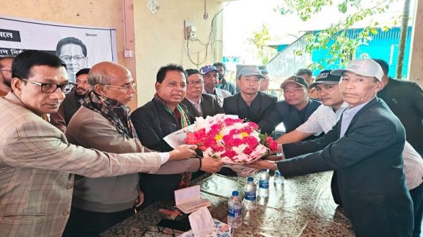 রাখাইন সম্প্রদায়ের নিরাপদ বাসস্থান ও ভূমি-সংক্রান্ত সমস্যাগুলো সমাধানে ঐক্যবদ্ধভাবে কাজ করতে হবে': এবিএম মোশাররফ