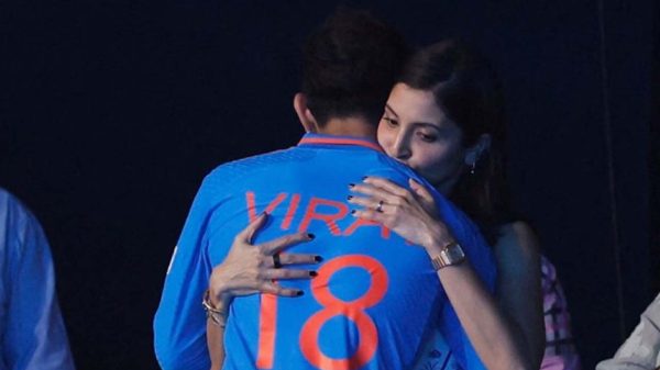 কোহলির সঙ্গে পর্ন তারকার ছবি ভাইরাল