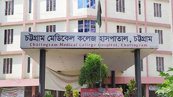 টেকনাফে গুলিবিদ্ধ স্কুলছাত্রীর অবস্থা সংকটাপন্ন
