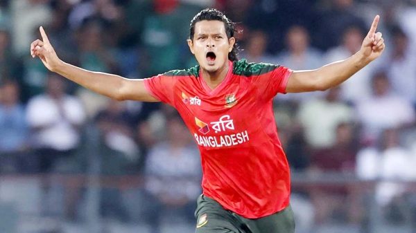 সাকিবকে ছাড়িয়ে নাসুমের নতুন রেকর্ড