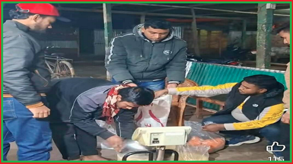 গোয়ালন্দে স্বপ্ন কুঁড়ির উদ্যোগে খাদ্য সামগ্রী বিতরণ