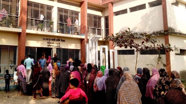জামালপুরে শান্তিপূর্ণ পরিবেশে ভোটগ্রহণ চলছে, ৬২৩ টি কেন্দ্রে ভোট গ্রহণ
