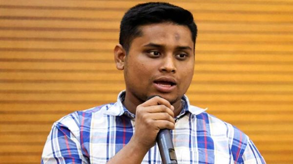 চাঁদা নিতে আসলে খুঁটির সঙ্গে বেঁধে রাখবেন: হাসনাত আবদুল্লাহ
