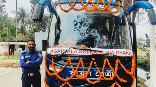 ১৮ মাস পর পুনরায় ঢাকা-কলকাতা-আগরতলা বাস সার্ভিস চালু