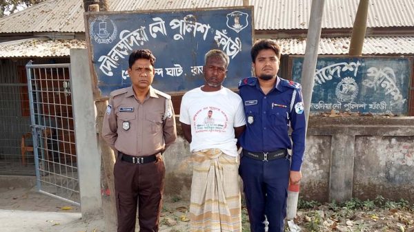 গোয়ালন্দে পদ্মায় জাটকা রক্ষায় অভিযানে জাল উদ্ধার, আটক-১