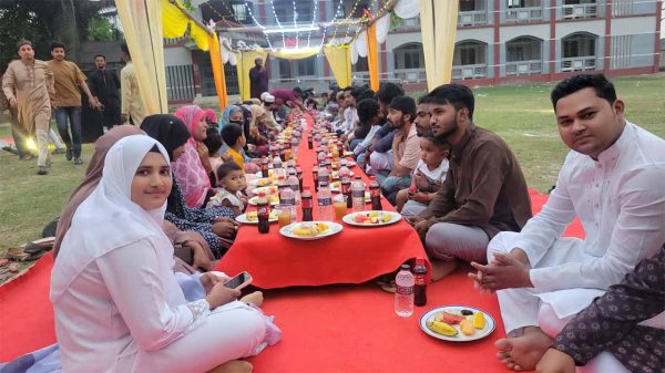 দৌলতদিয়া মডেল হাইস্কুলের ২০১৭ ব্যাচের পুনর্মিলনী ও ইফতার মাহফিল অনুষ্ঠিত