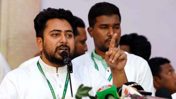 মিথ্যা মামলা দিয়ে মুখ বন্ধ করা যাবে না : নাহিদ