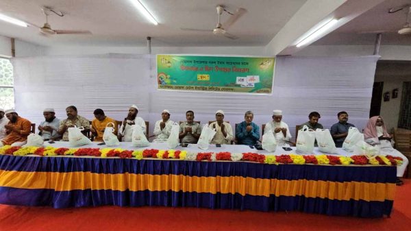 গোয়ালন্দে মোস্তফা মেটালের উদ্যোগে ইমামদের মাঝে ইফতার ও ঈদ উপহার প্রদান
