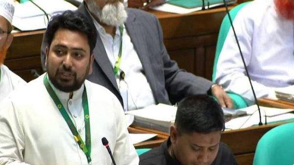 ফ্যাসিস্টের দোসর যেন আজ সংসদে বক্তব্য দিতে না পারে : নাহিদ ইসলাম