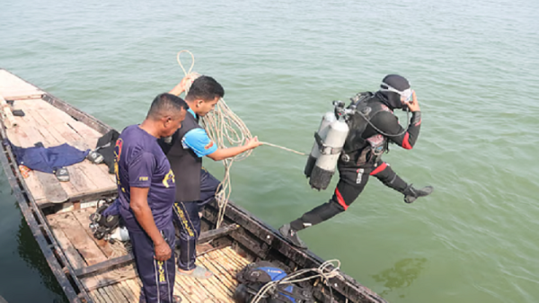 গতকাল পদ্মায় বাসডুবি: ২৬ জনের মরদেহ উদ্ধার, তদন্ত কমিটি গঠন