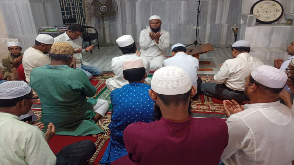 গোয়ালন্দ দৌলতদিয়া ৩ নং ফেরি ঘাটে মৃত্যু ব্যক্তি বর্গের জন্য দোয়ার মাহফিল