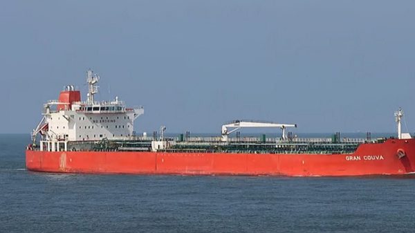 দেশে এলো আরও ৩০ হাজার টন জ্বালানি তেল