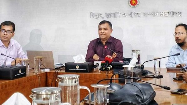 রাশিয়া থেকে ৬ লাখ টন তেল কিনতে যুক্তরাষ্ট্রকে বাংলাদেশের চিঠি