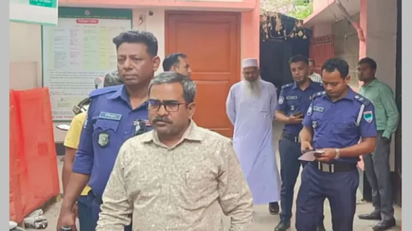 স্বাস্থ্যমন্ত্রীর ‘আত্মীয়’ পরিচয়ে চাঁদাবাজি, গ্রেপ্তার কথিত সাংবাদিক