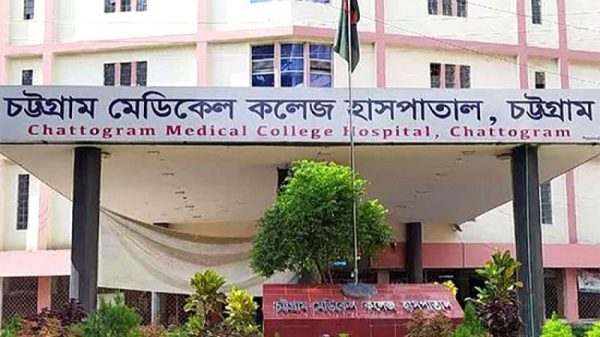 চট্টগ্রামে বাস-মোটরসাইকেল মুখোমুখি সংঘর্ষ, নিহত ৩