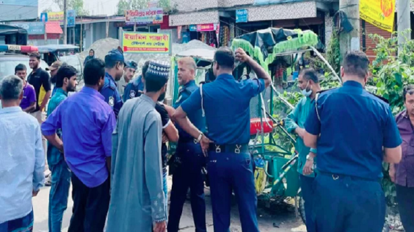 টাঙ্গাইলে বাসের ধাক্কায় অটোরিকশার ৩ আরোহী নিহত