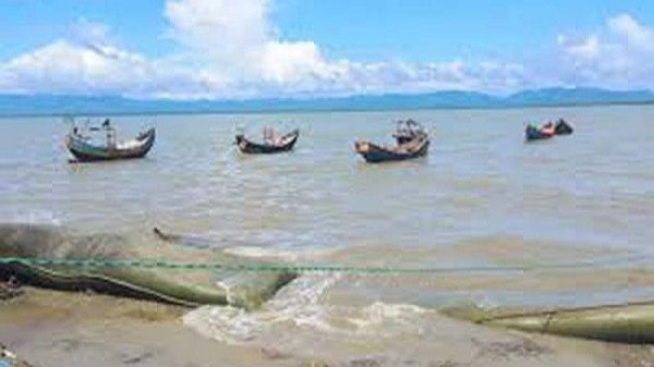 নাফ নদী থেকে আরও ৭ জেলেকে ধরে নিয়ে গেছে আরাকান আর্মি