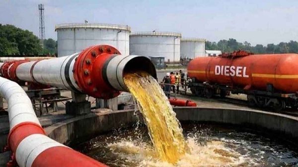 পাইপলাইনে ভারত থেকে এলো আরও ৭ হাজার টন ডিজেল