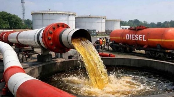 ভারত থেকে দেশে এলো আরও ৫ হাজার মেট্রিক টন ডিজেল
