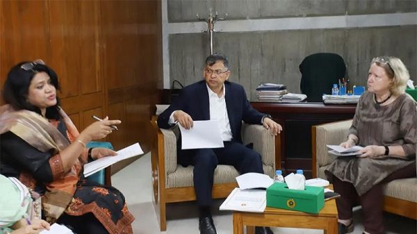 বর্তমান সরকার সংবাদপত্র ও মতপ্রকাশের স্বাধীনতায় বিশ্বাসী: স্বরাষ্ট্রমন্ত্রী