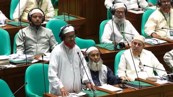 বিএনপি কীভাবে মুক্তিযুদ্ধের দল হয়? প্রশ্ন জামায়াত নেতা আজহারের