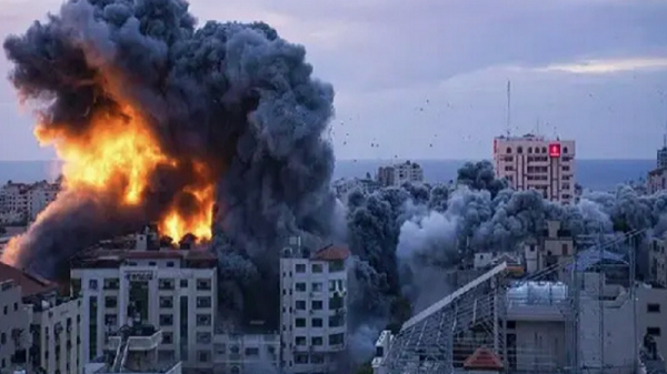 যুদ্ধবিরতির মাঝেই লেবাননে ইসরায়েলের তুমুল হামলা, হুমকি ইরানের