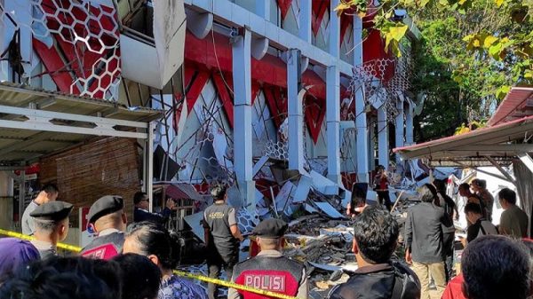 ইন্দোনেশিয়ায় ৭.৪ মাত্রার শক্তিশালী ভূমিকম্প