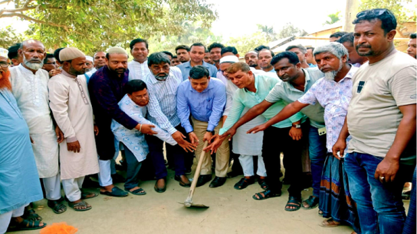 জামালপুরের ময়নার মোড়-পাকুল্ল্যা সংযোগ সড়ক নির্মাণ কাজের উদ্বোধন করলেন এমপি মামুন