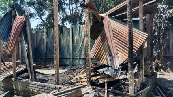 গোয়ালন্দে মাদকসেবিদের ফেলে দেয়া সিগারেটের আগুনে পরিত্যক্ত ঘর ভস্মিভূত, লক্ষাধিক টাকার ক্ষতি