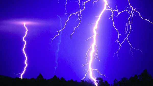 মুন্সীগঞ্জে পৃথক স্থানে বজ্রপাতে দুই যুবকের মৃত্যু