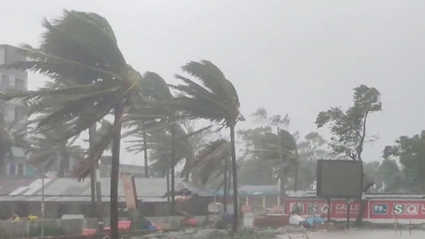 রাত ১টার মধ্যে যেসব জেলায় শিলাবৃষ্টি ও ঝড়ের শঙ্কা