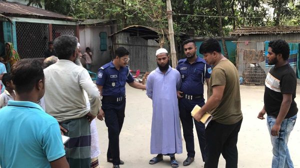 নরসিংদীতে মাদ্রাসাশিক্ষার্থীকে বেত্রাঘাতের অভিযোগ, শিক্ষক আটক