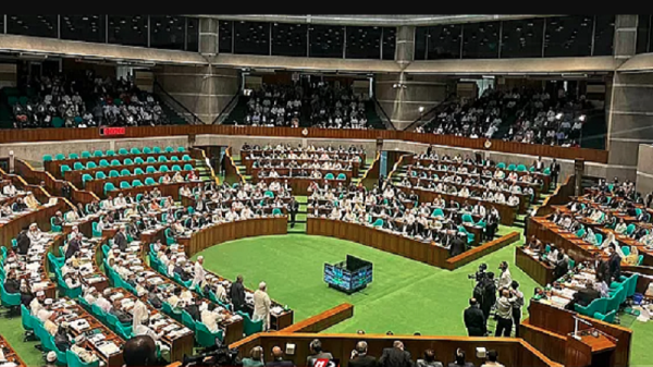 সরকারি চাকরিতে আবেদনের বয়সসীমা ৩২ বছর করে সংসদে বিল পাস