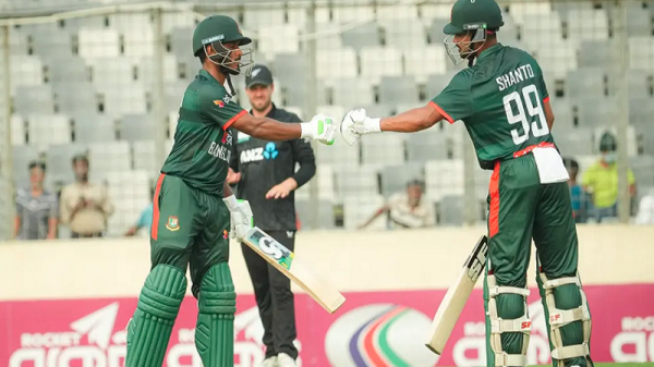 মিরপুরে শান্ত-তানজিদের ব্যাটিং বীরত্বে সমতায় ফিরলো বাংলাদেশ