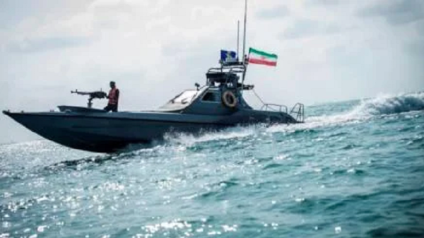 সংঘাতে নতুন মোড়, মার্কিন সামরিক জাহাজে হামলা চালাল ইরান