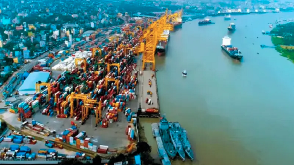 এক লাখ ৬৯ হাজার টন জ্বালানি নিয়ে চট্টগ্রাম বন্দরে ৫ জাহাজ