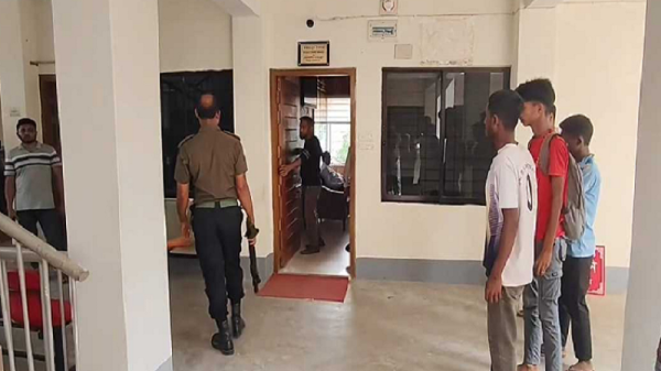 ভুল প্রশ্নপত্রে এসএসসি পরীক্ষা, চাঁপাইনবাবগঞ্জে ৩ শিক্ষককে অব্যাহতি