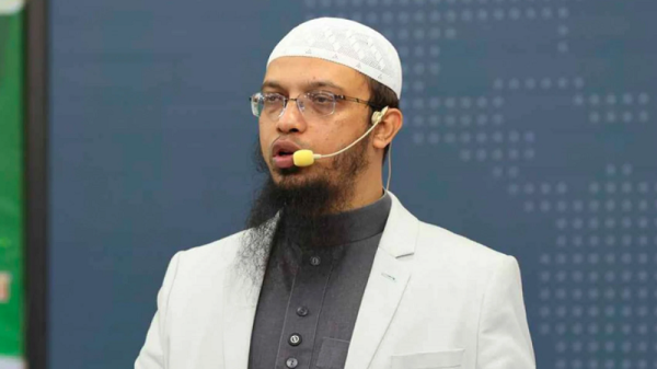 নামাজে মনোযোগ বাড়ানোর বিষয়ে যা বললেন শায়খ আহমাদুল্লাহ