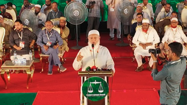 জাতির সঙ্গে প্রতারণা, এমনকি নিজেদের ইশতেহারেরও বিরোধিতা করছে বিএনপি :জামায়াত আমির