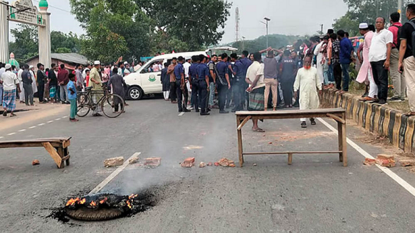 রাউজানে খুন হওয়া বিএনপি কর্মীর লাশ রেখে মহাসড়ক অবরোধ