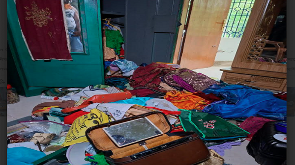 দোহারে জানালার গ্রীল ডাকাতি