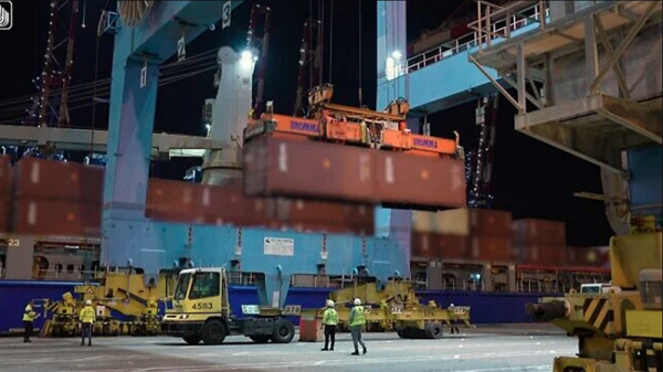 যুক্তরাষ্ট্র থেকে সাড়ে ৬ হাজার টন সামরিক সরঞ্জাম পেল ইসরায়েল