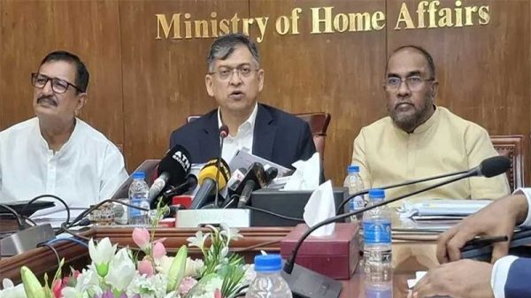 পর্যায়ক্রমে সেনাবাহিনীকে মাঠ পর্যায় থেকে প্রত্যাহারের উদ্যোগ নেওয়া হচ্ছে: স্বরাষ্ট্রমন্ত্রী